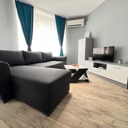 Sea Garden Apartment Varna Bagian luar foto