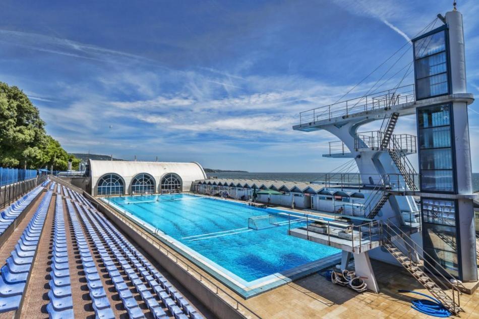 Sea Garden Apartment Varna Bagian luar foto